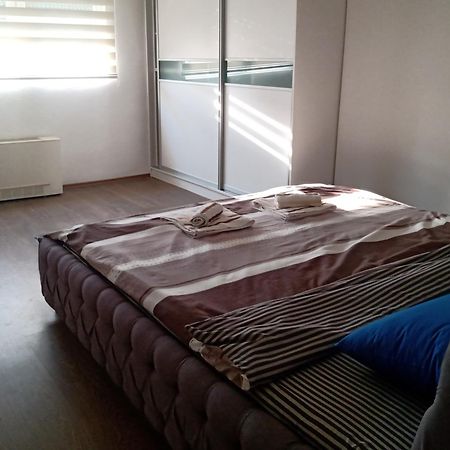 Central Lux Apartment Szkopje Kültér fotó